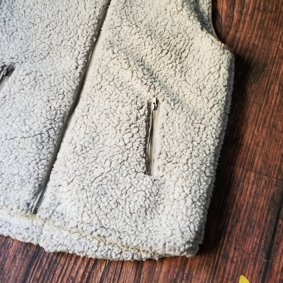Thread & Supply Arctic Fleece Sherpa Winter Vest - Picture 15 of 15